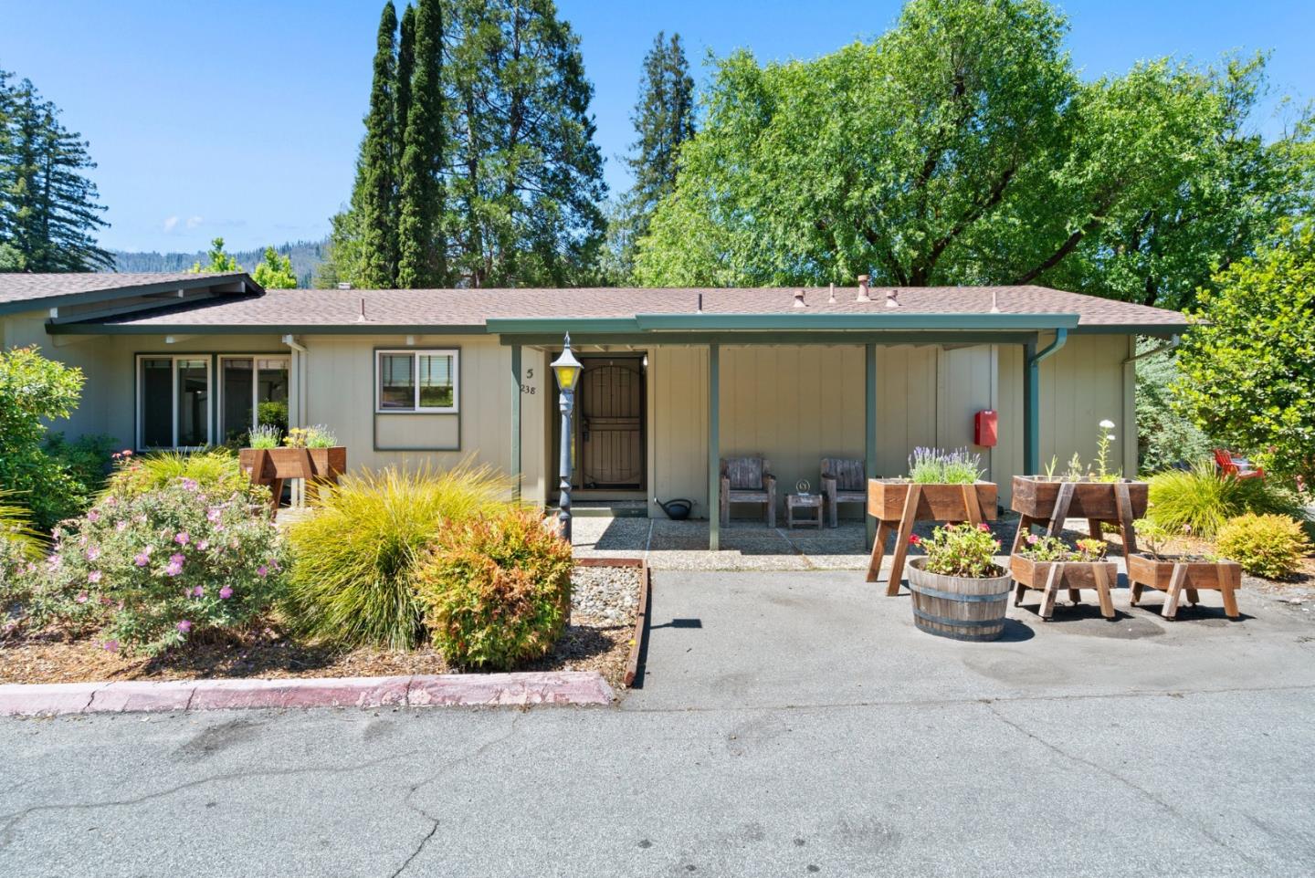 Front Image Thumbnail for ML82009328