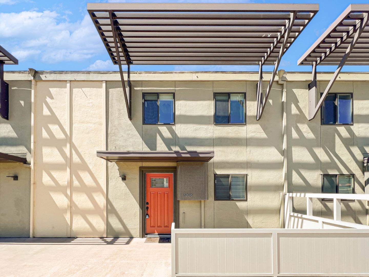 Front Image Thumbnail for ML82009353