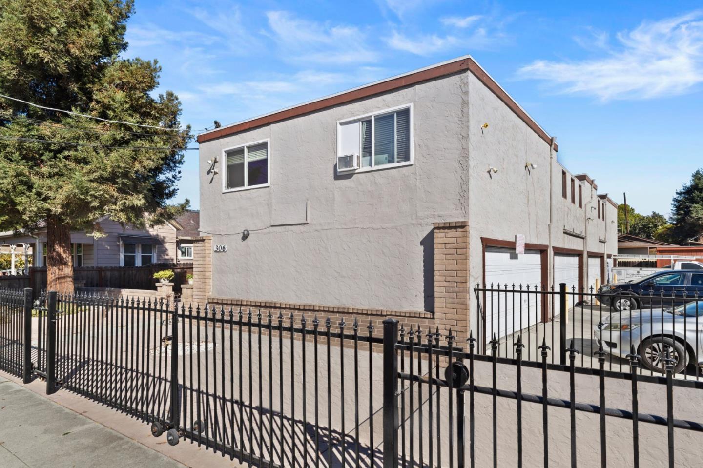 Front Image Thumbnail for ML82009562