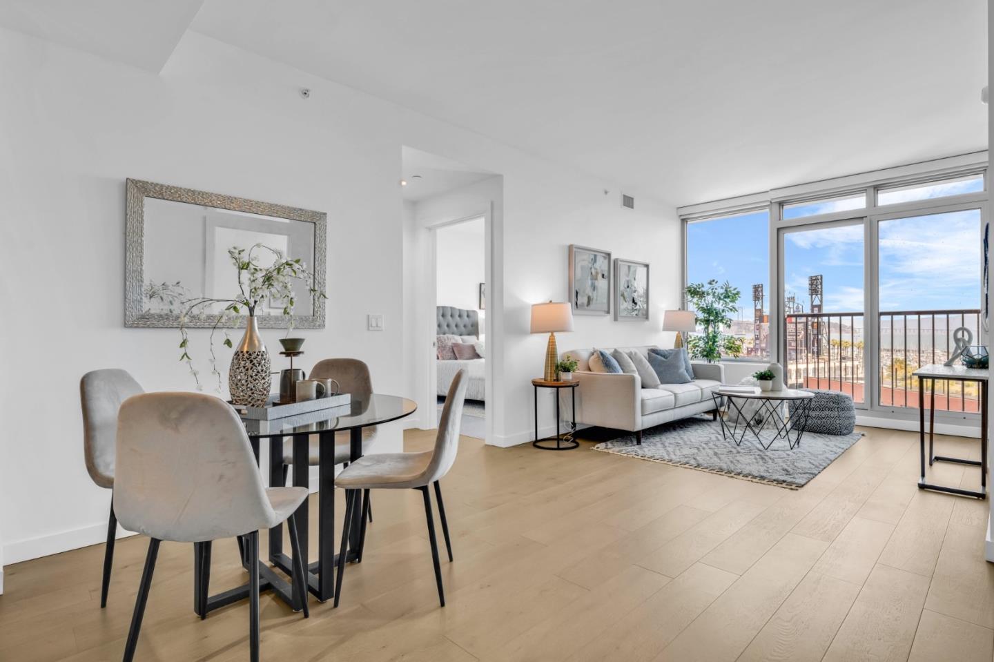 Front Image Thumbnail for ML82009848