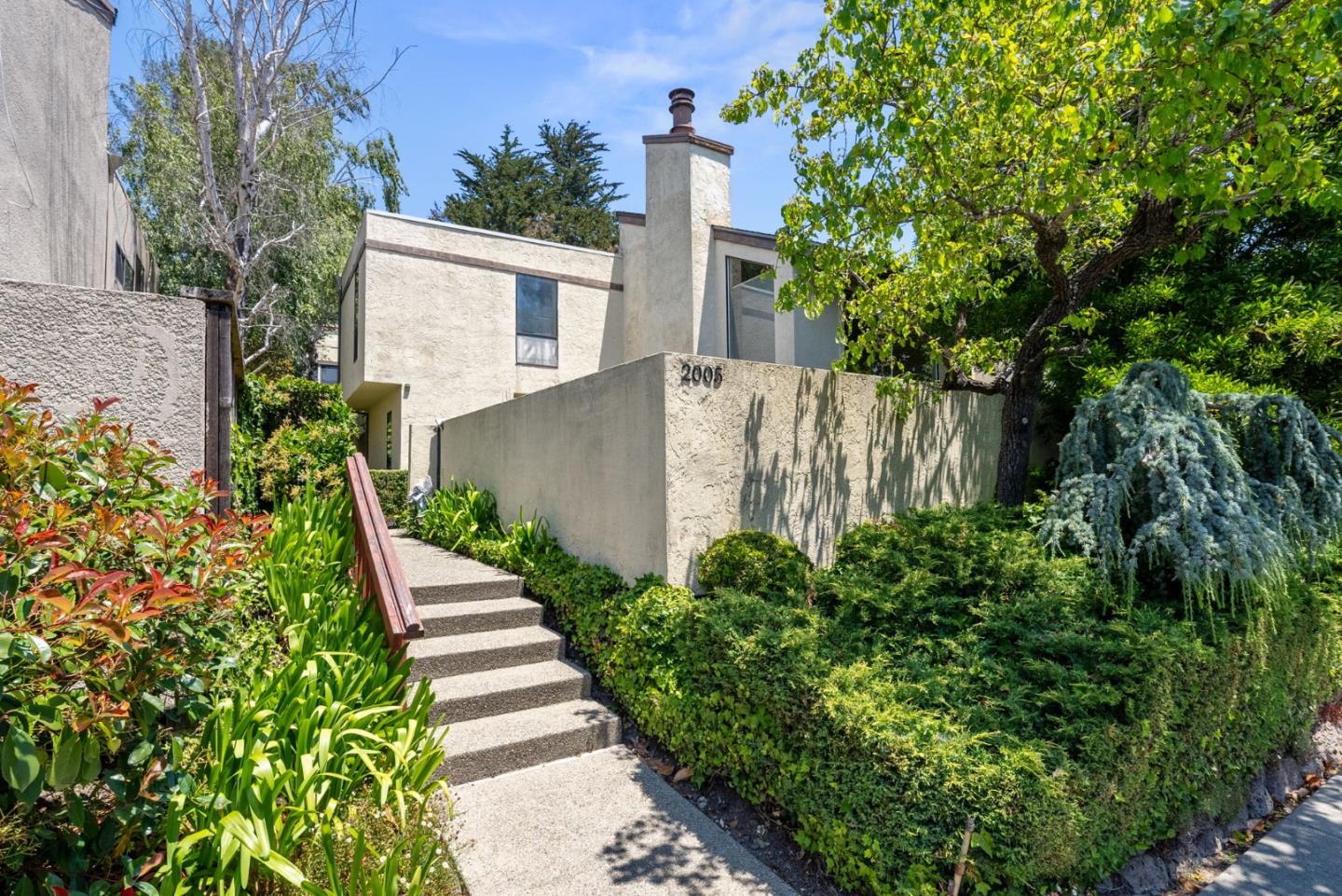 Front Image Thumbnail for ML82010044