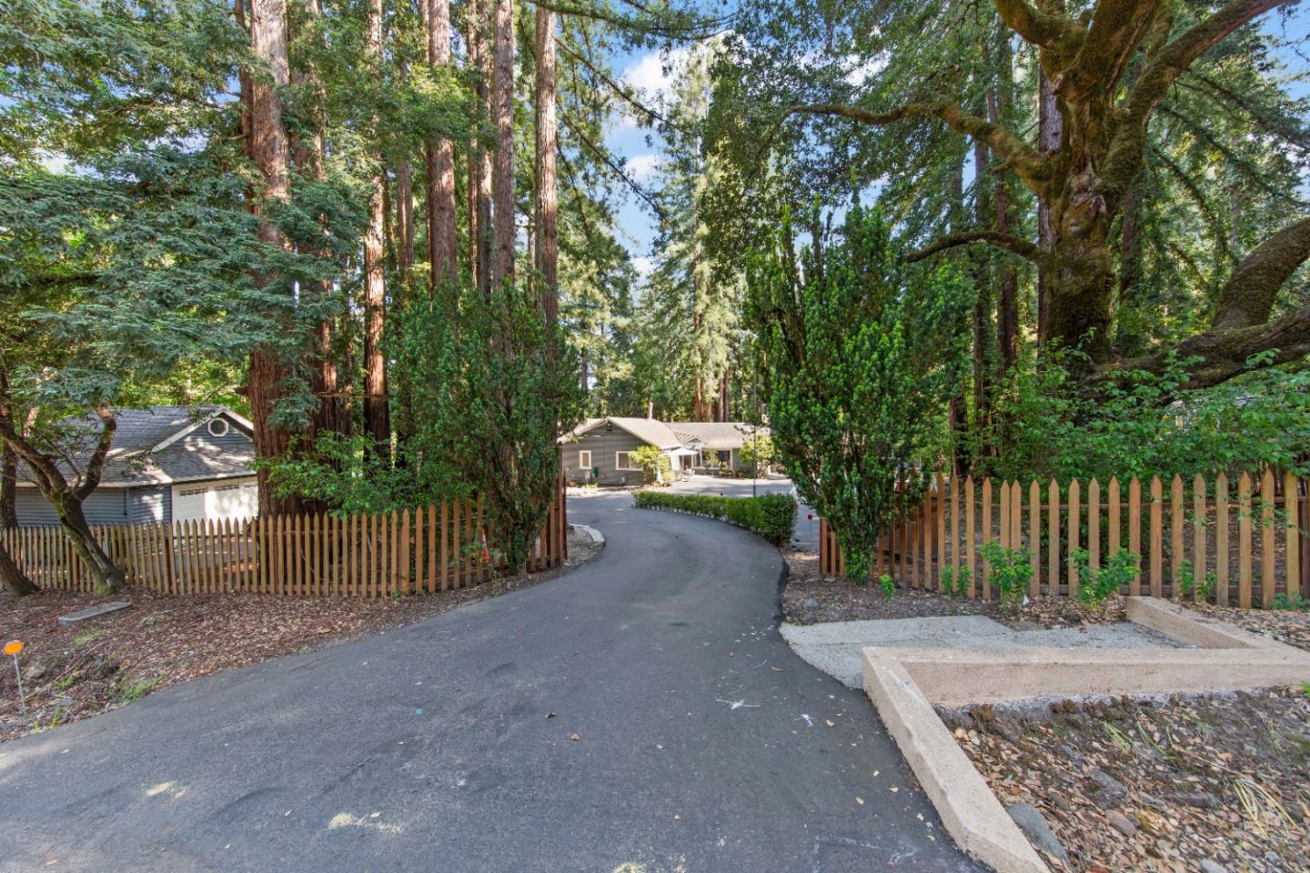 Front Image Thumbnail for ML82010057