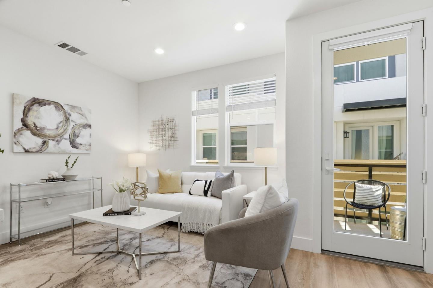 Front Image Thumbnail for ML82010141