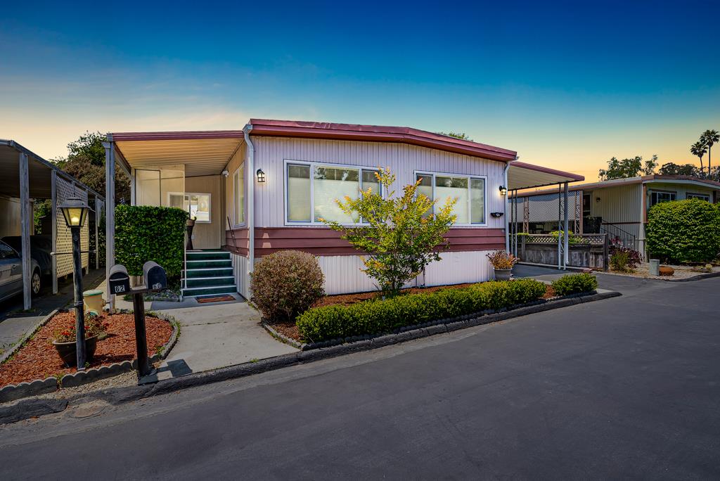 Front Image Thumbnail for ML82010436