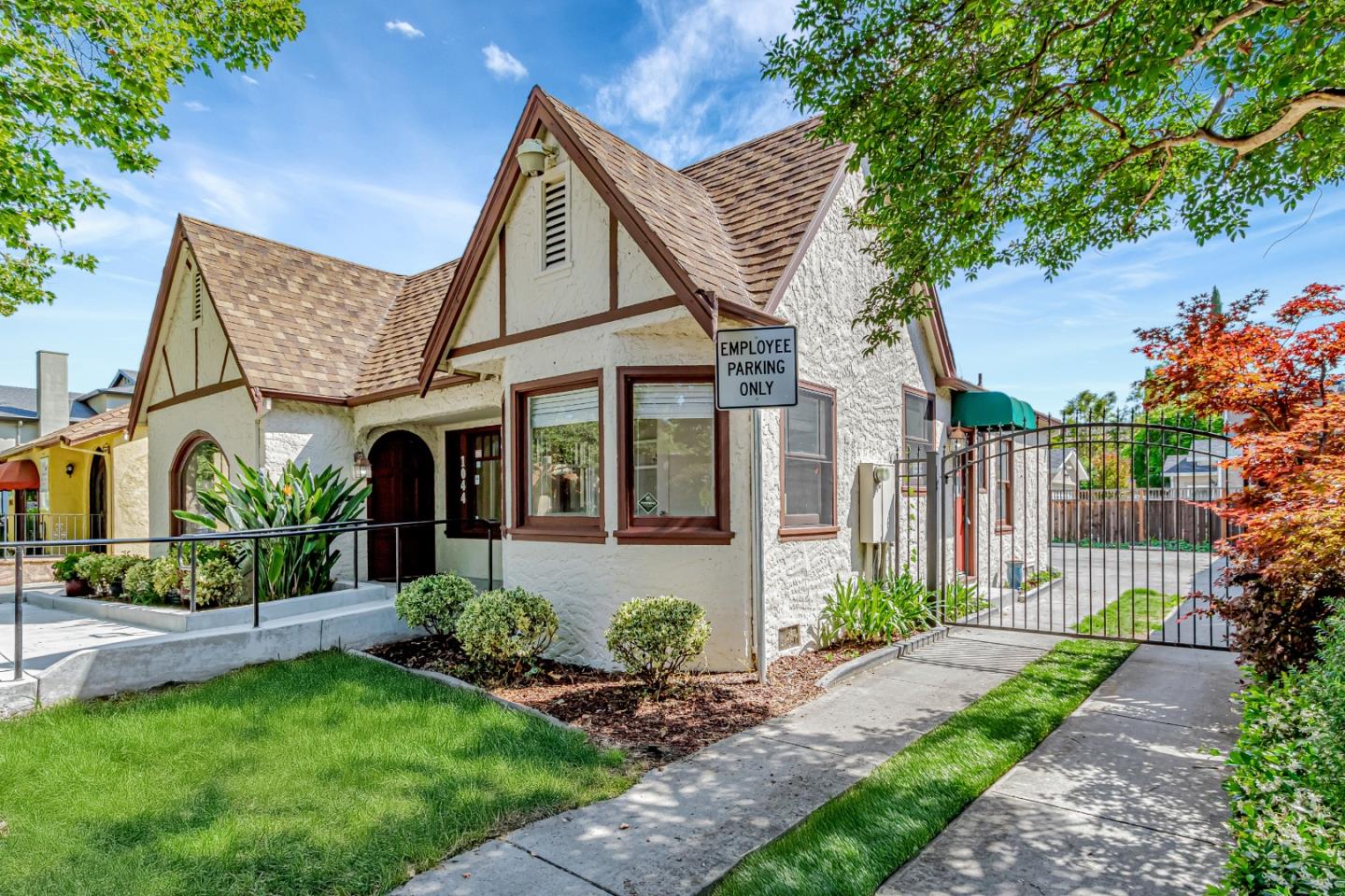 Front Image Thumbnail for ML82010636