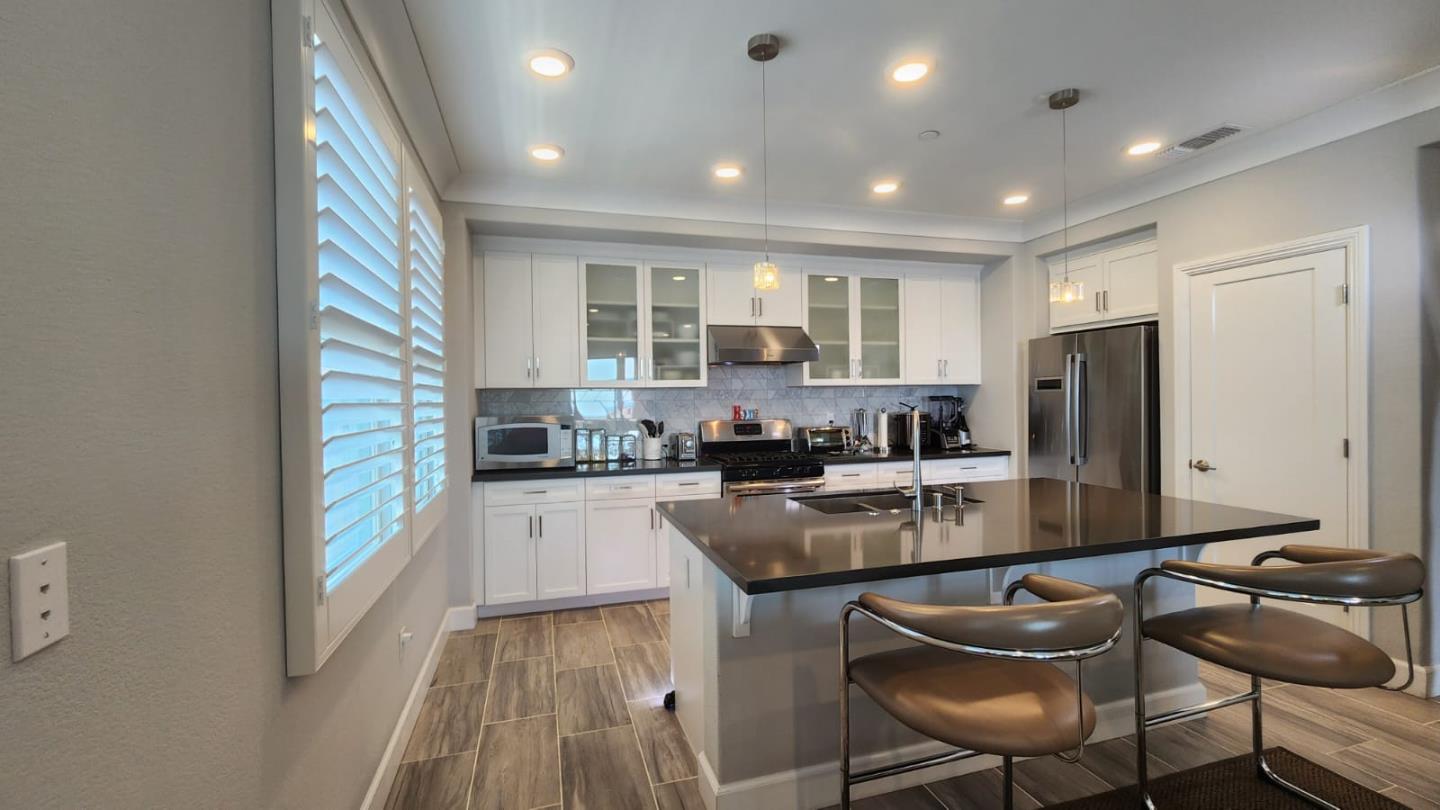 Front Image Thumbnail for ML82010688