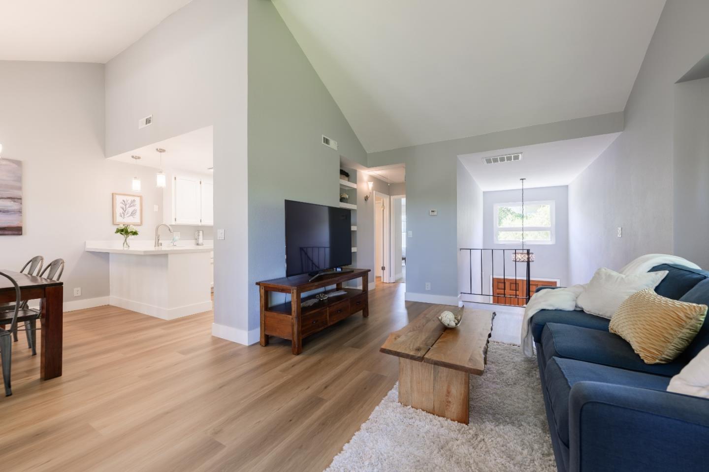 Front Image Thumbnail for ML82010998