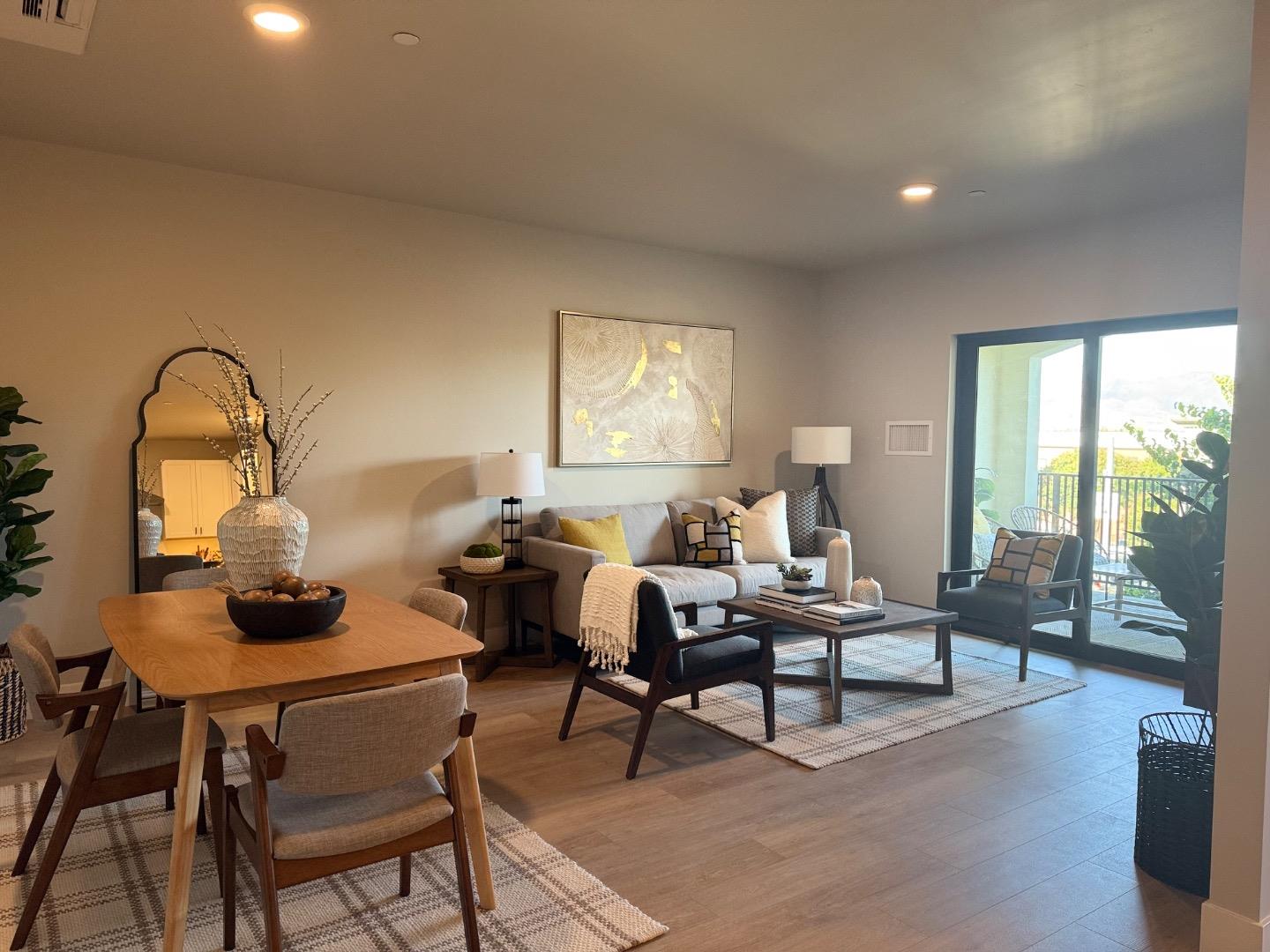 Front Image Thumbnail for ML82011089