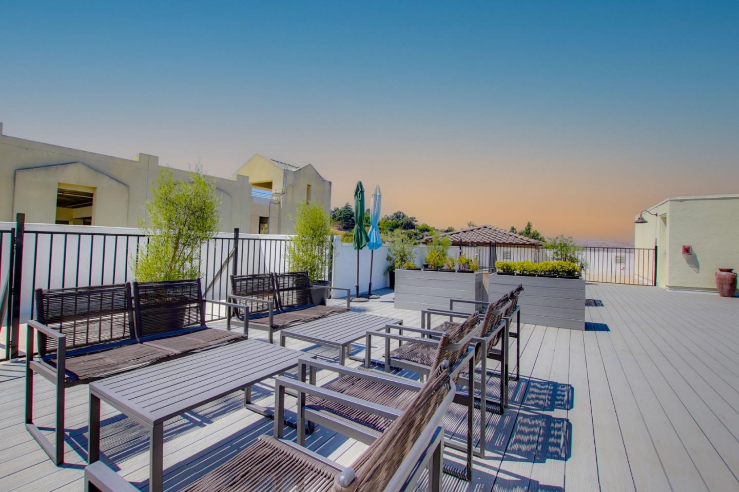 Front Image Thumbnail for ML82011094