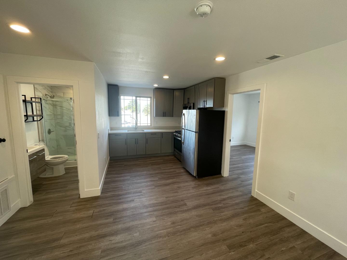 Front Image Thumbnail for ML82011166