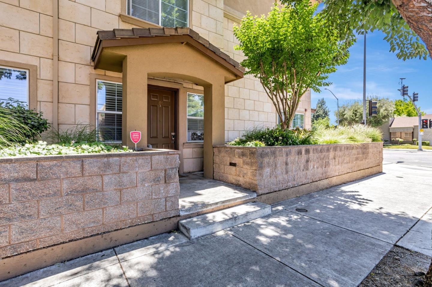 Front Image Thumbnail for ML82011397