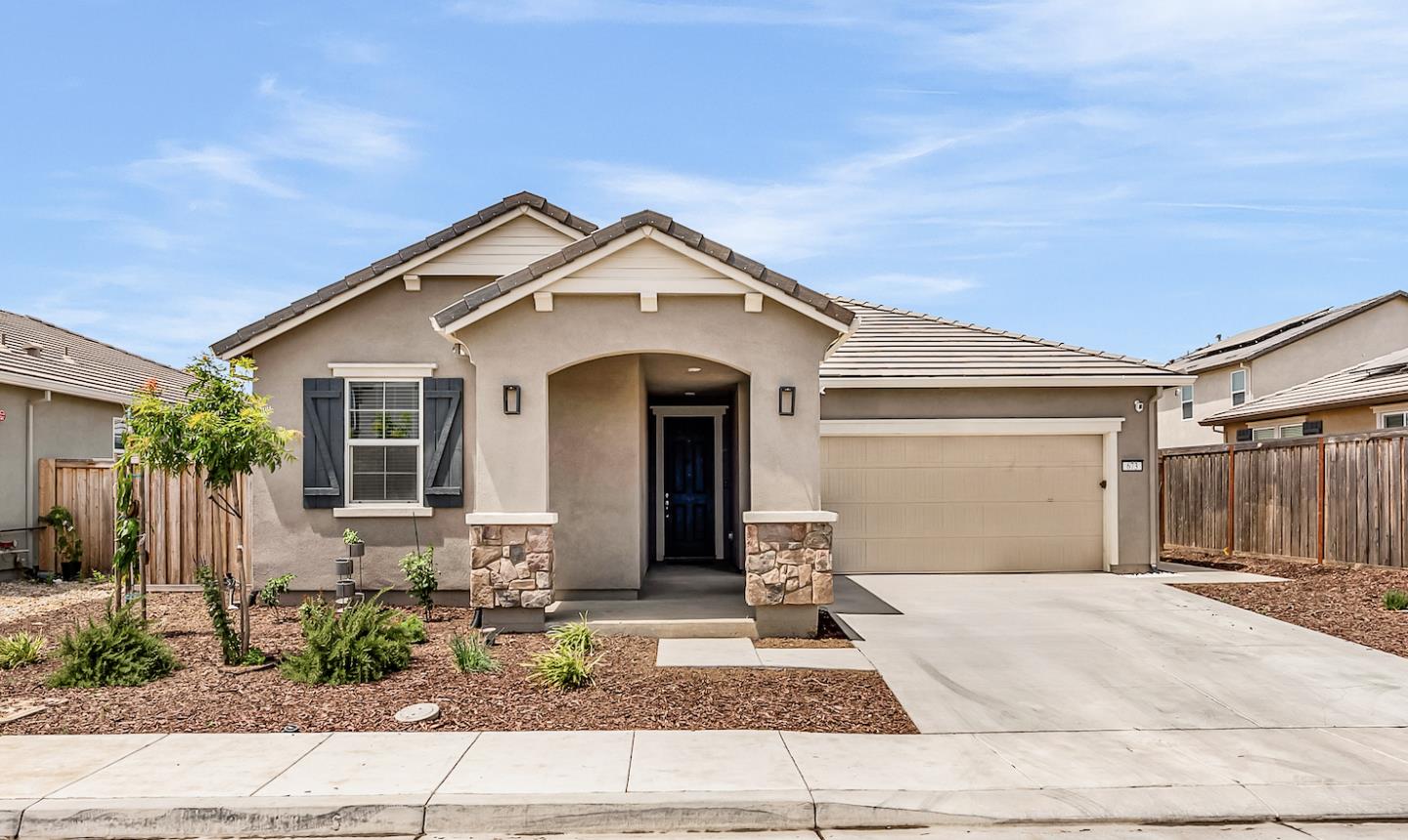 Front Image Thumbnail for ML82011544