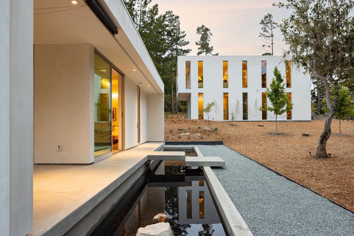 Front Image Thumbnail for ML82011623