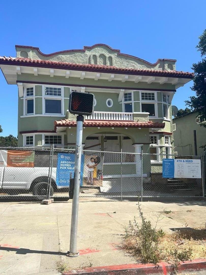 Front Image Thumbnail for ML82011729