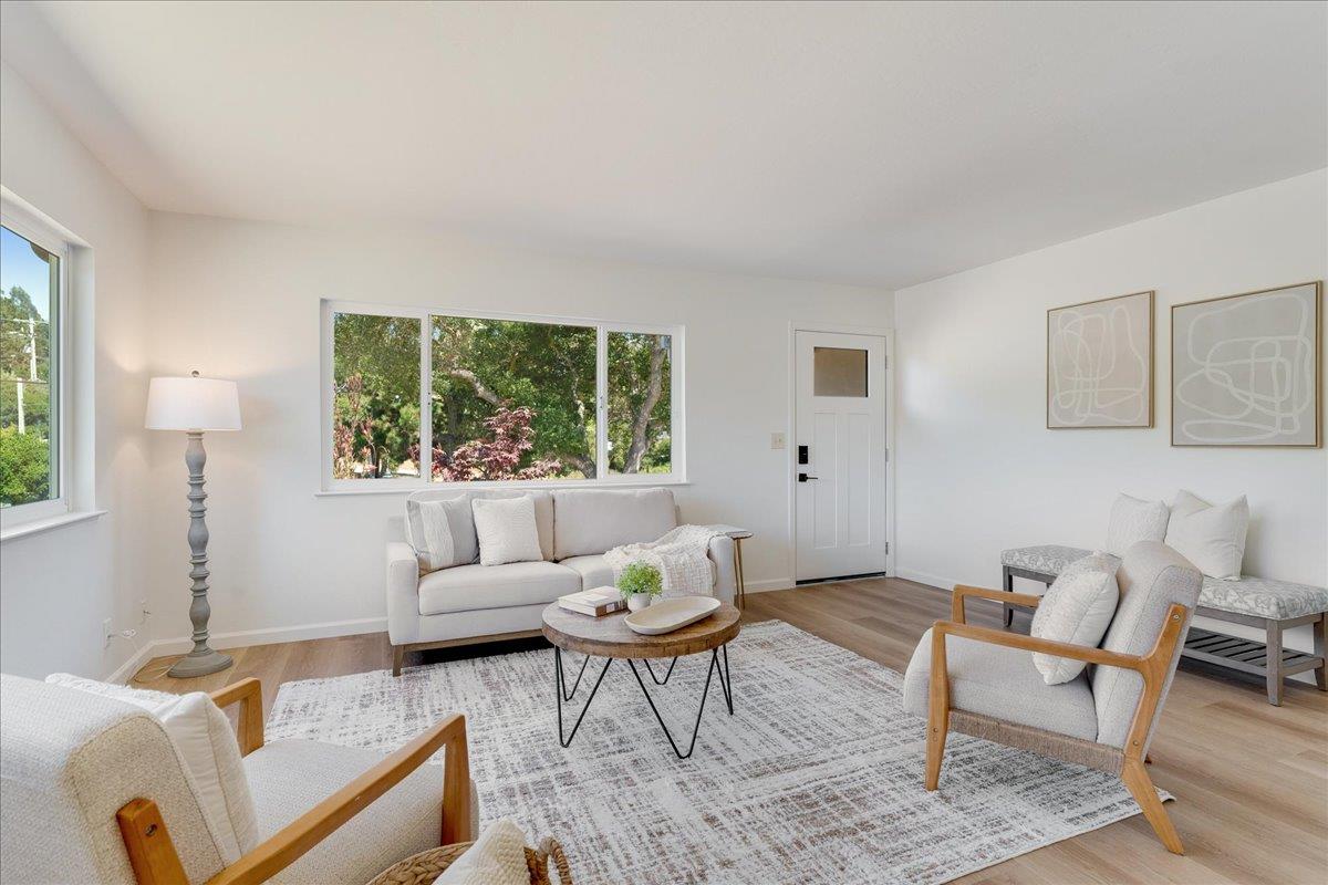 Front Image Thumbnail for ML82011878