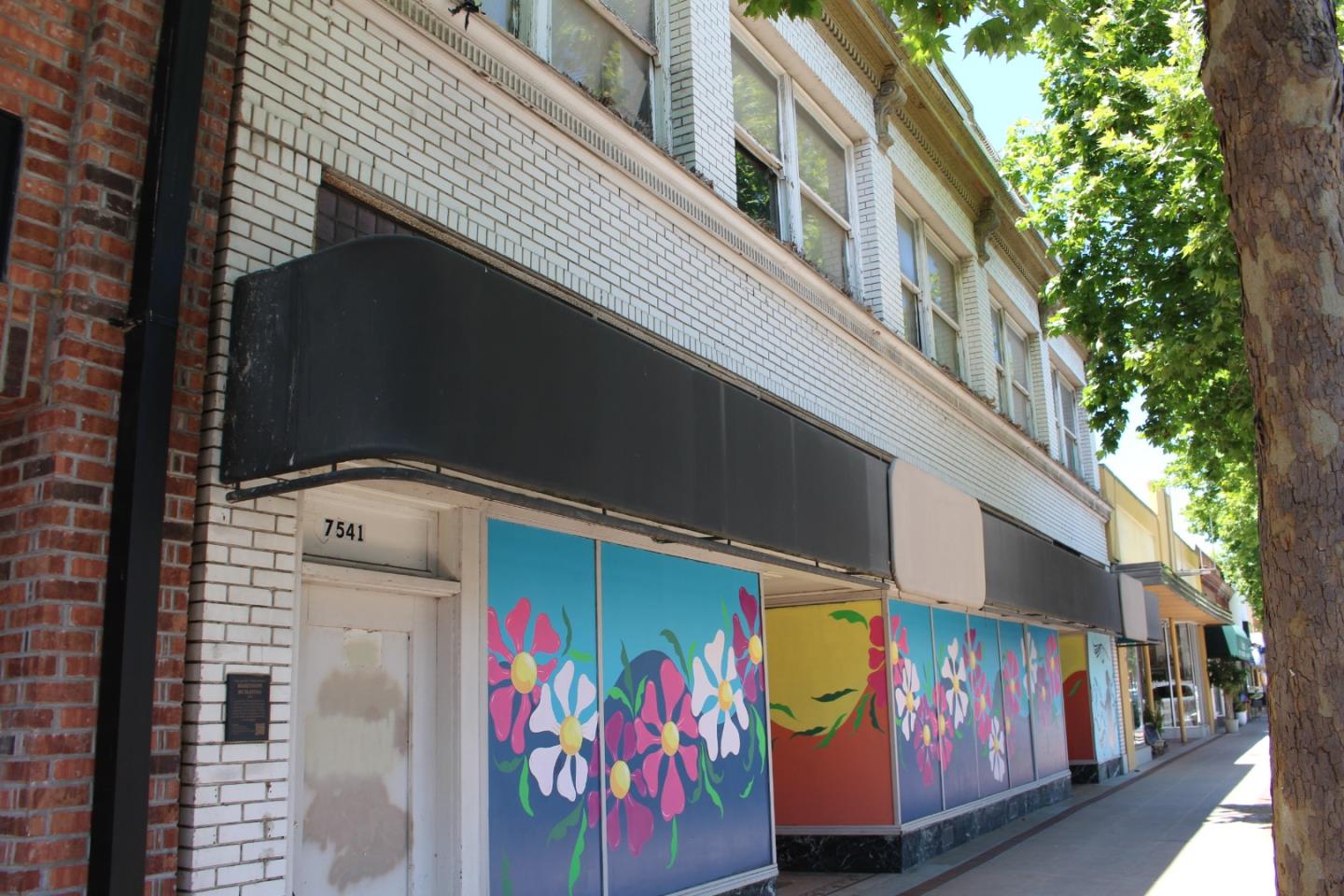 Front Image Thumbnail for ML82012027