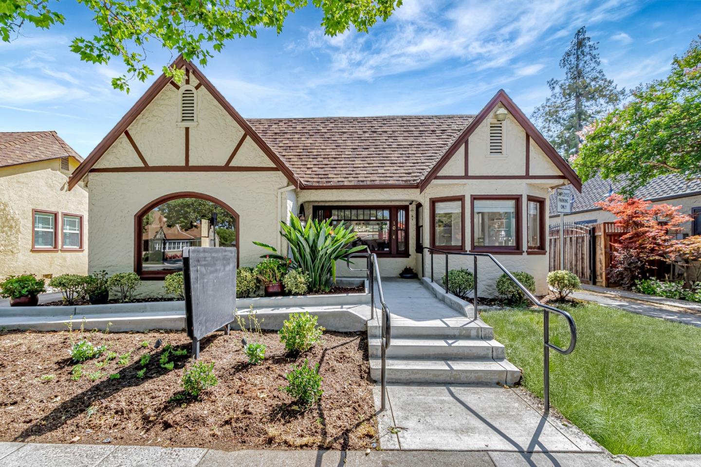 Front Image Thumbnail for ML82012084