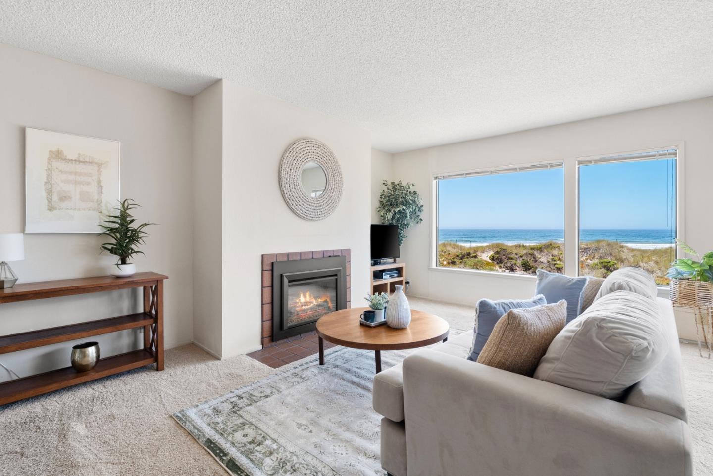 Front Image Thumbnail for ML82012166