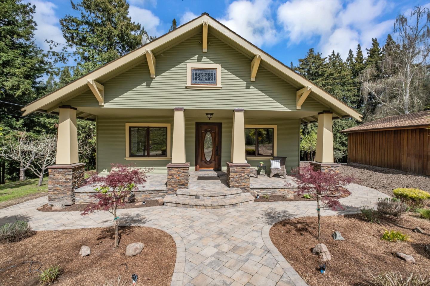 Front Image Thumbnail for ML82012202