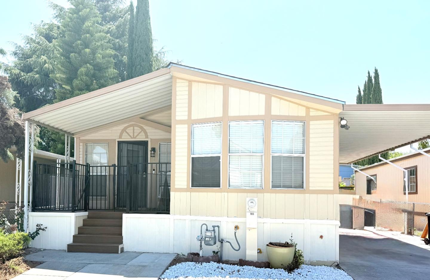 Front Image Thumbnail for ML82012233