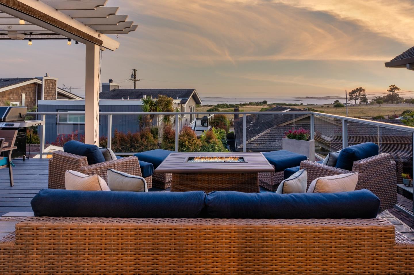 Front Image Thumbnail for ML82012576