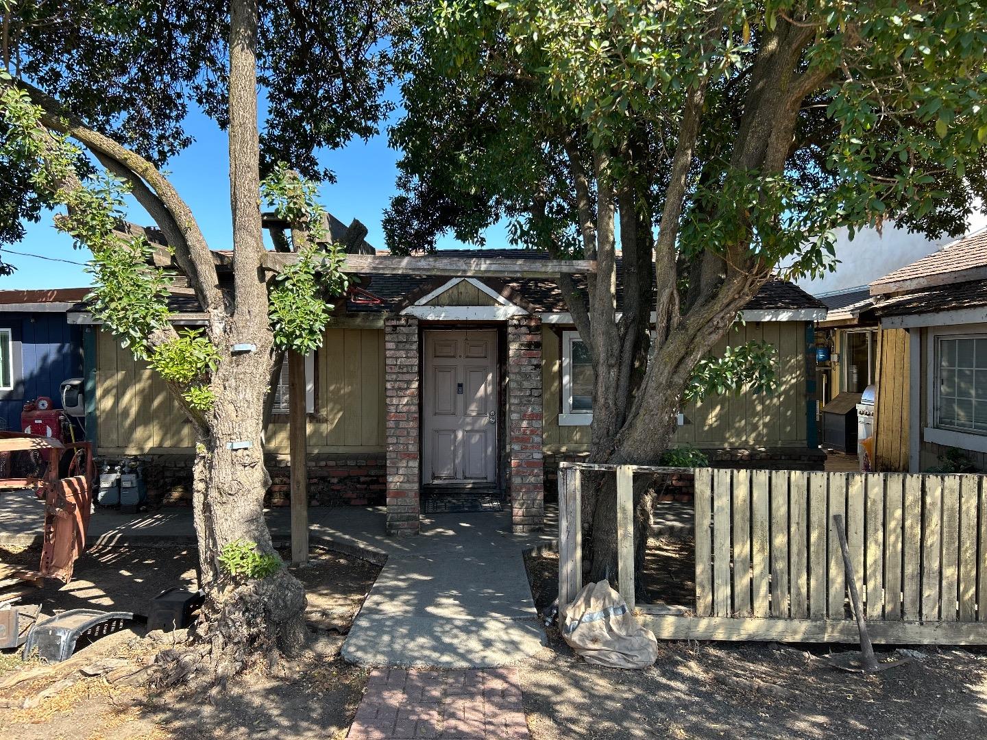 Front Image Thumbnail for ML82012723