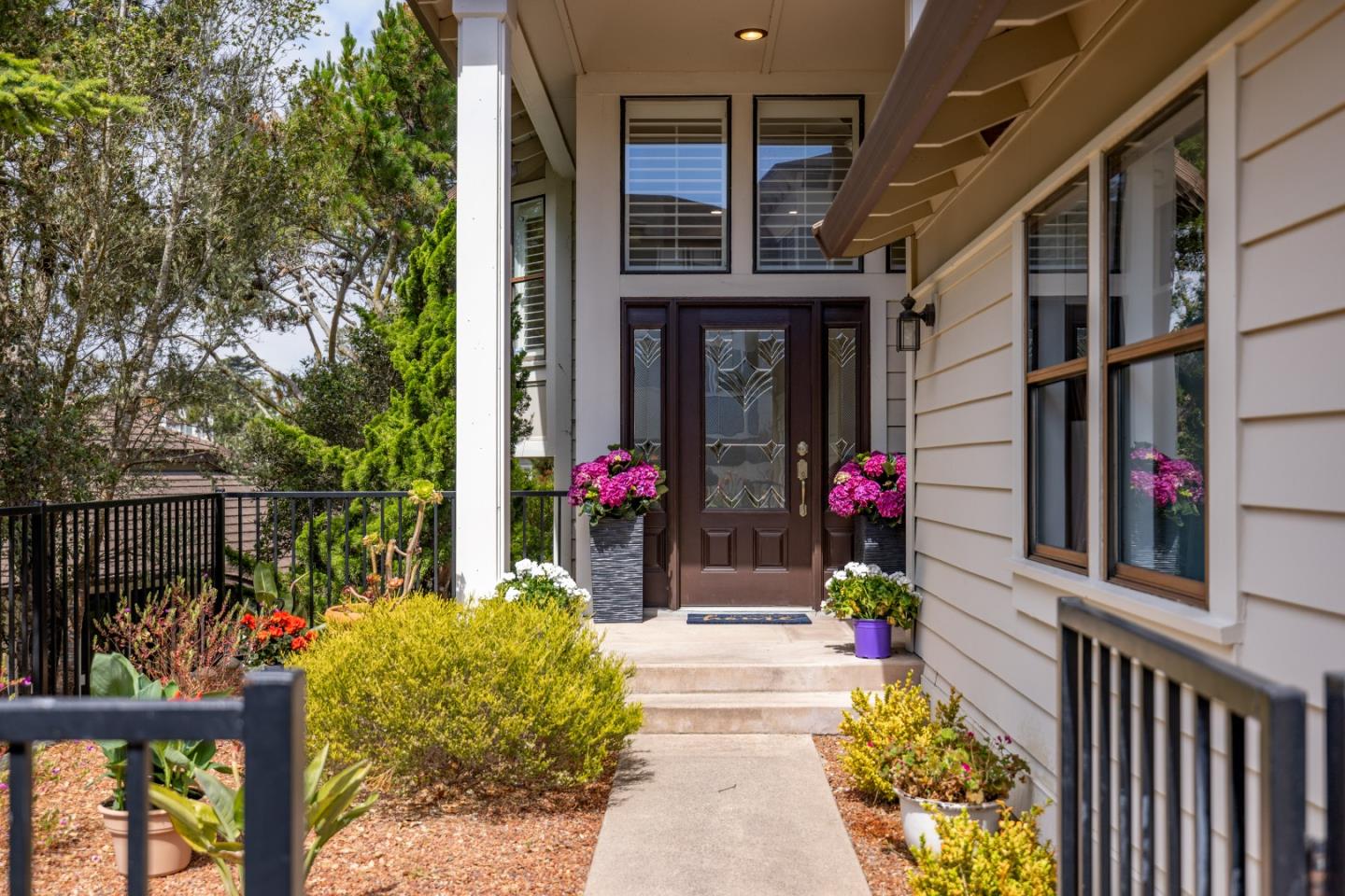 Front Image Thumbnail for ML82013078