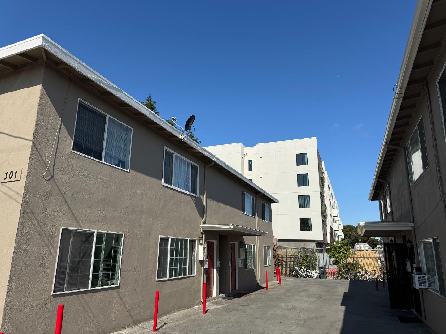 Front Image Thumbnail for ML82013544