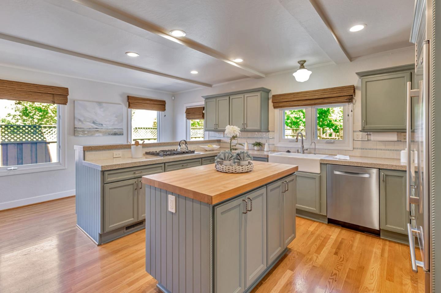 Front Image Thumbnail for ML82013736