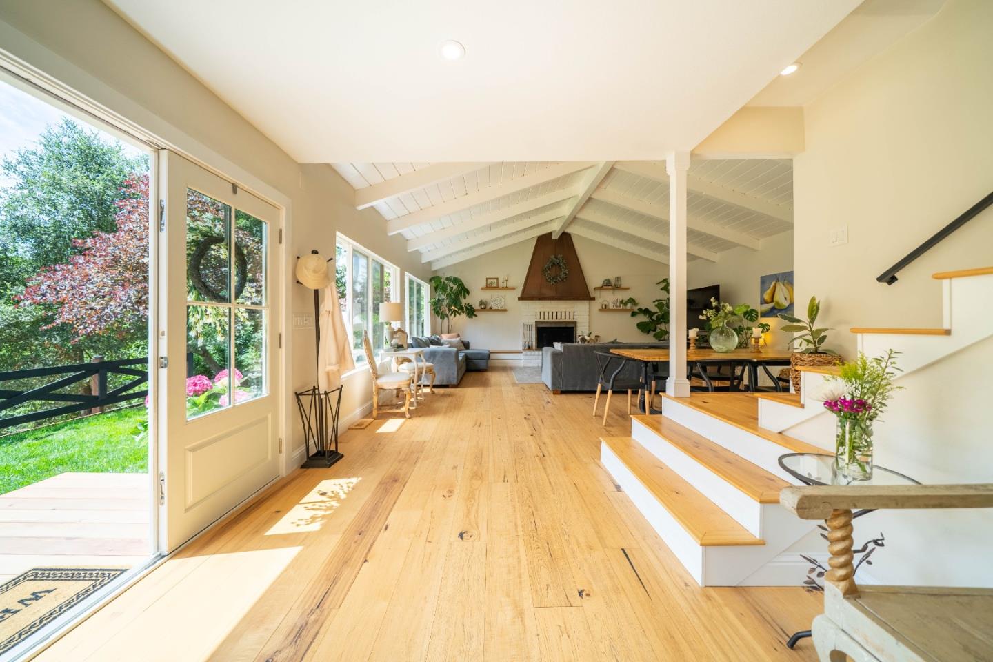 Front Image Thumbnail for ML82013799