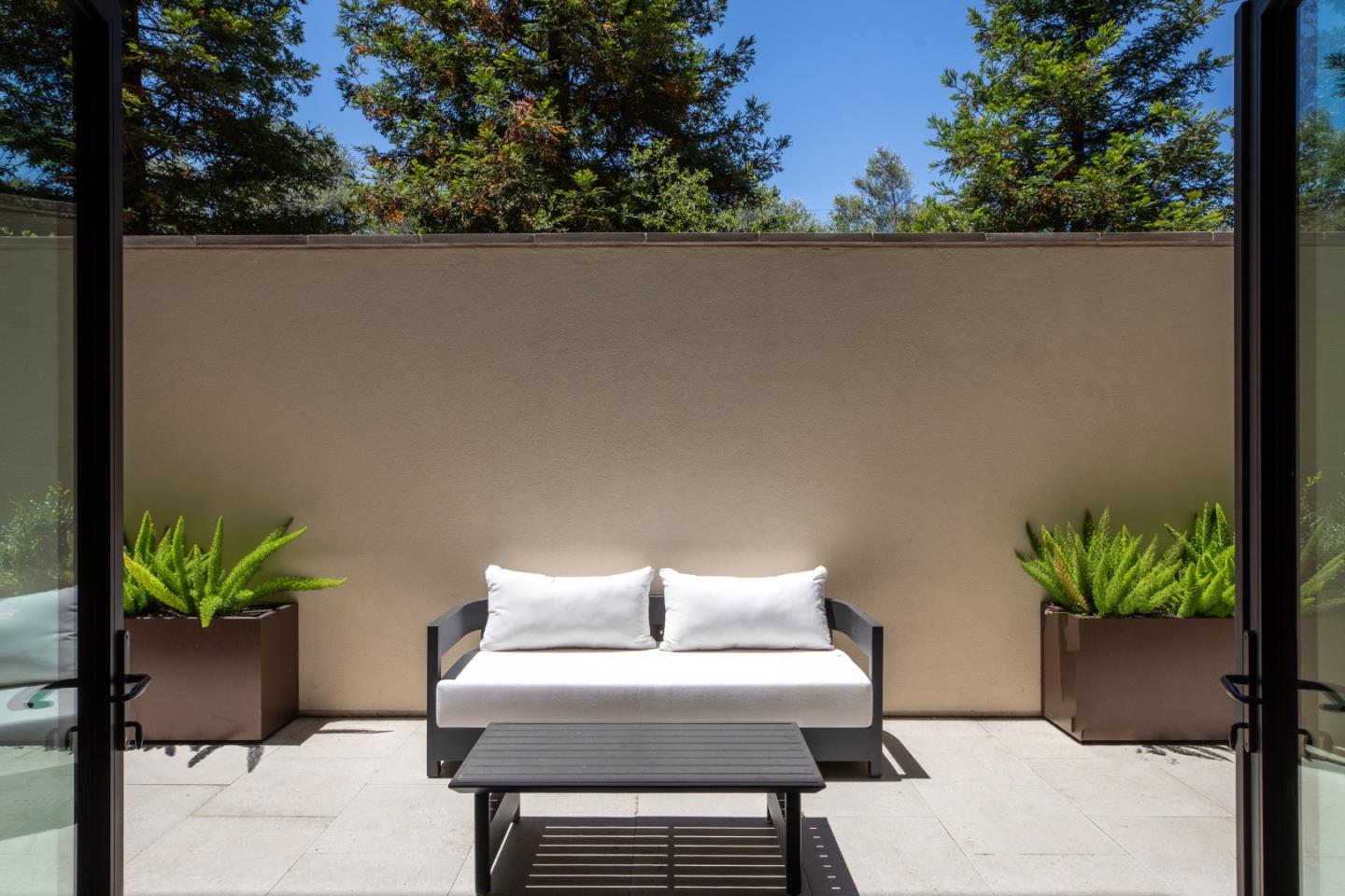 Front Image Thumbnail for ML82014038