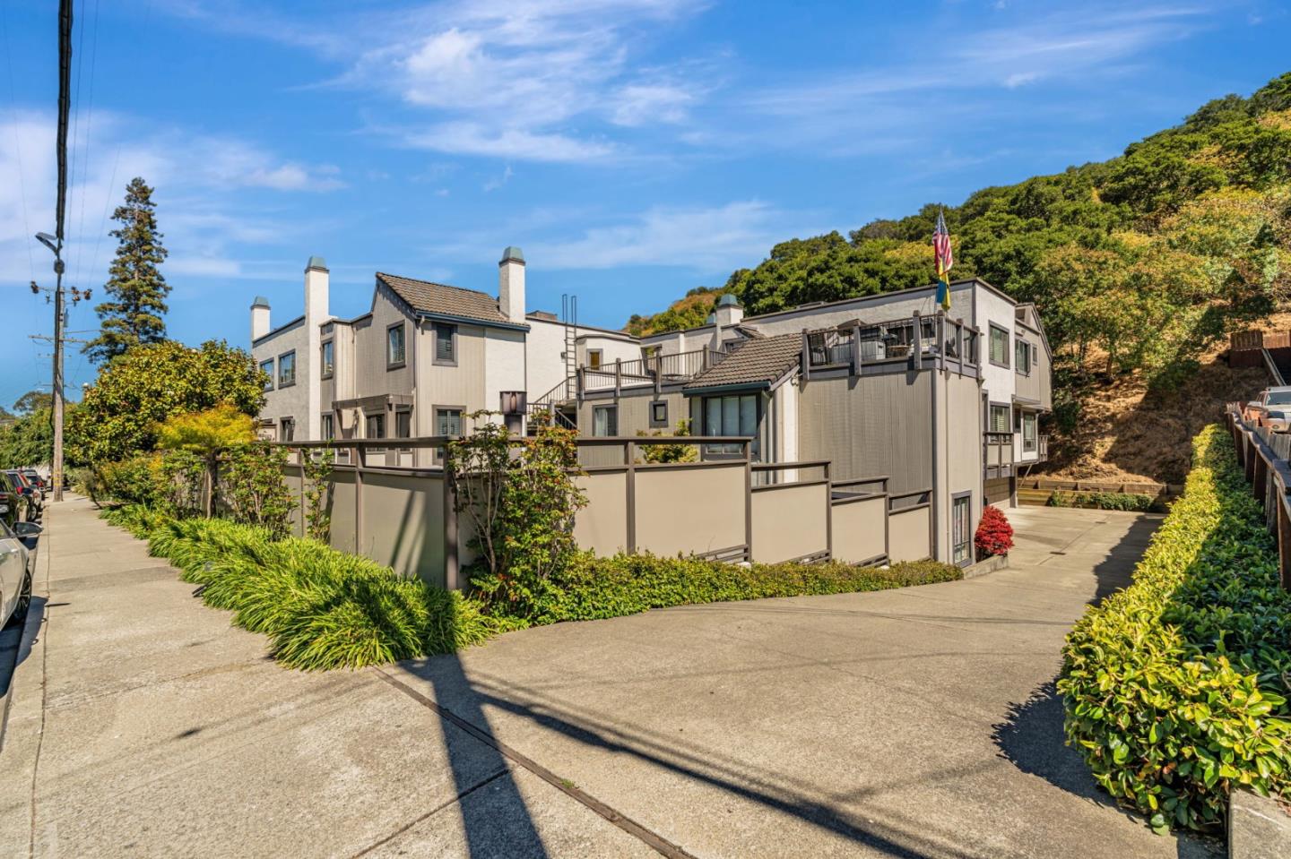 Front Image Thumbnail for ML82014120