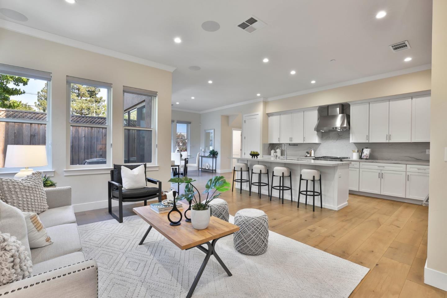 Front Image Thumbnail for ML82014238