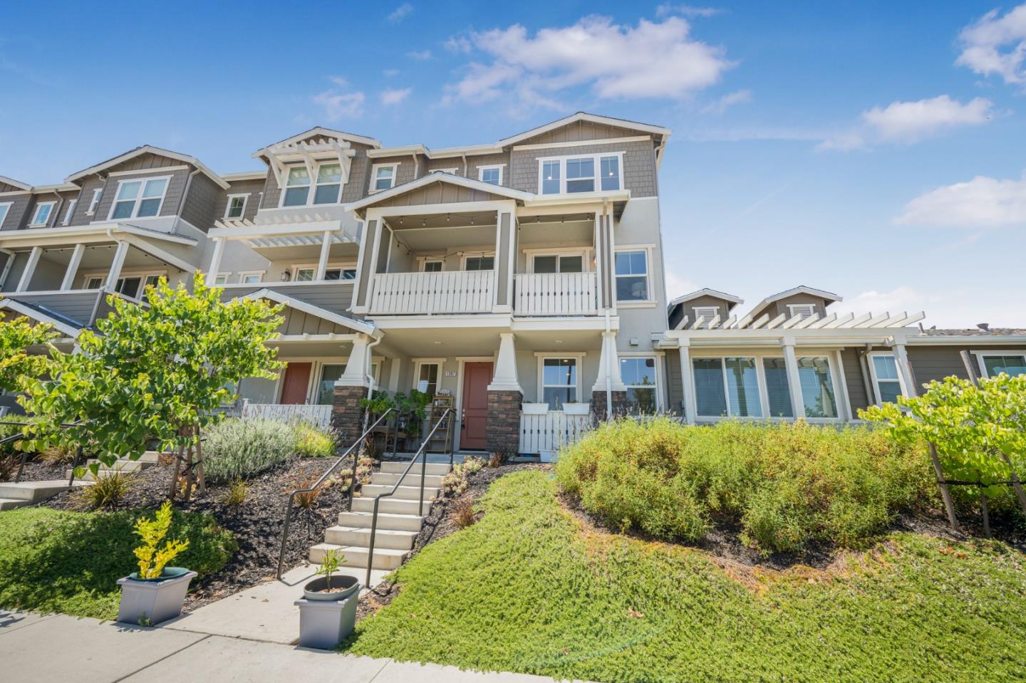 Front Image Thumbnail for ML82014270