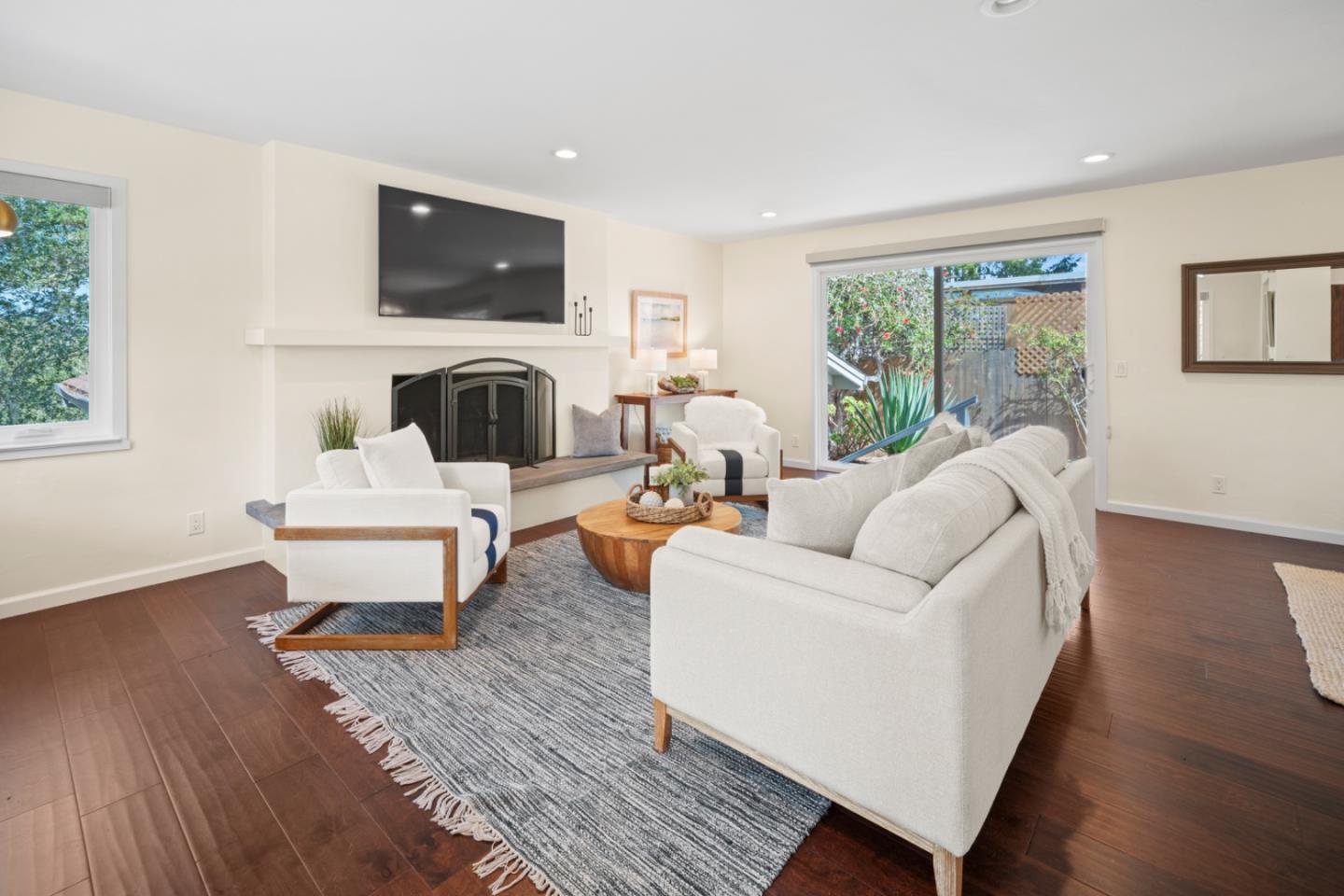 Front Image Thumbnail for ML82014390