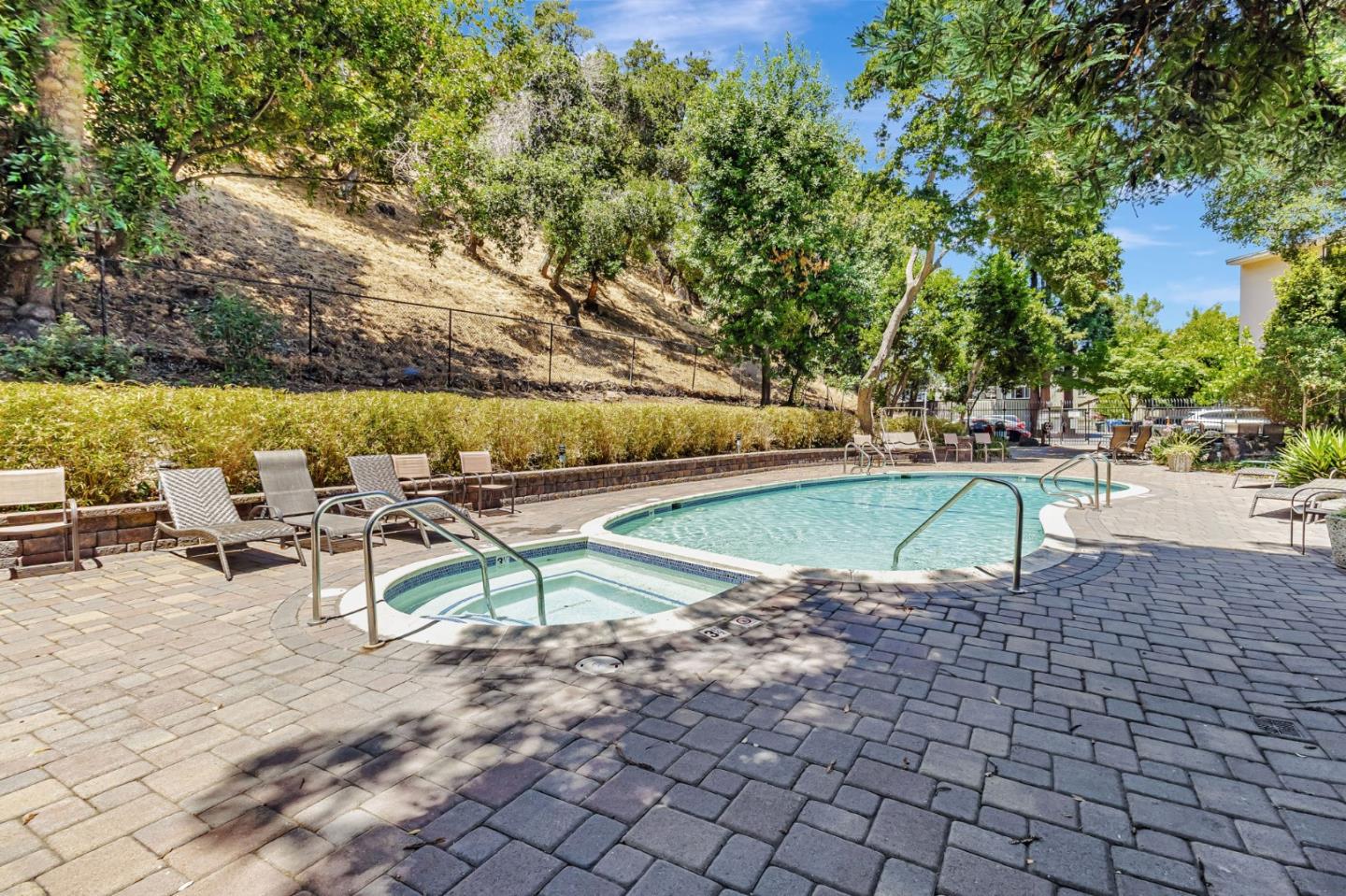 Front Image Thumbnail for ML82014432