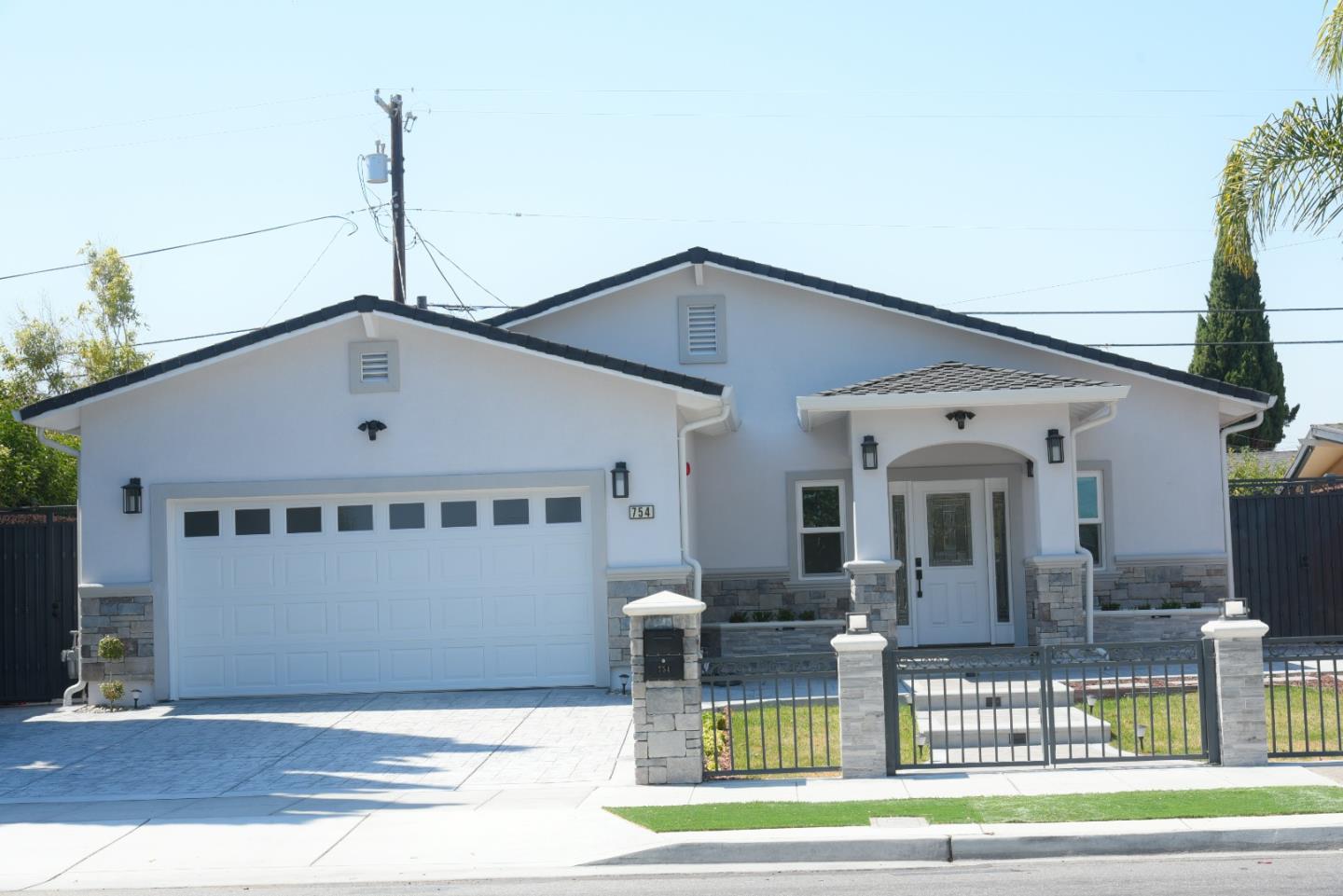 Front Image Thumbnail for ML82014436