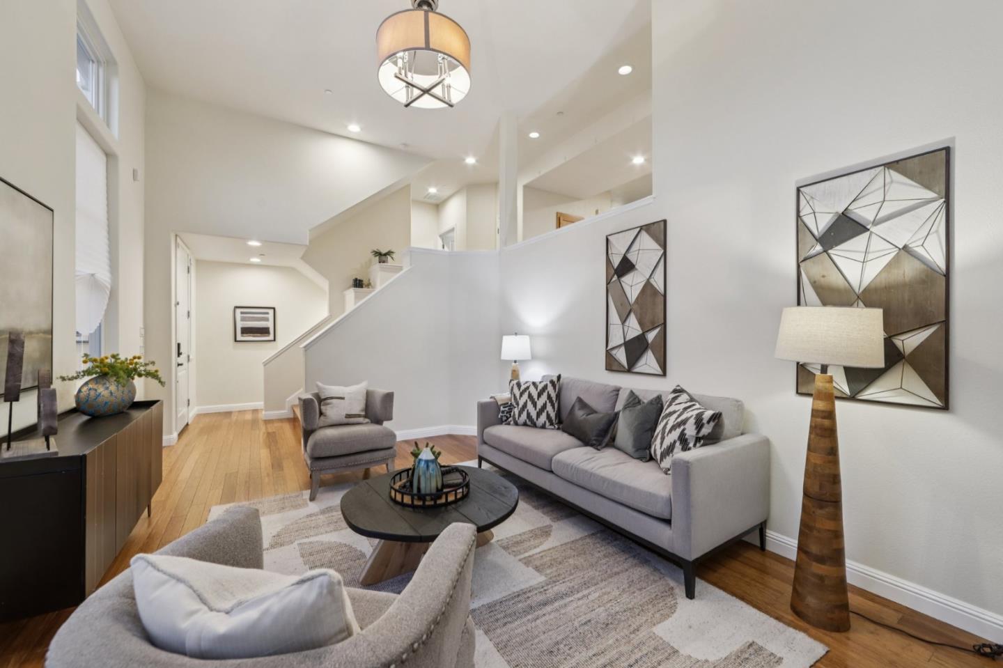 Front Image Thumbnail for ML82014482