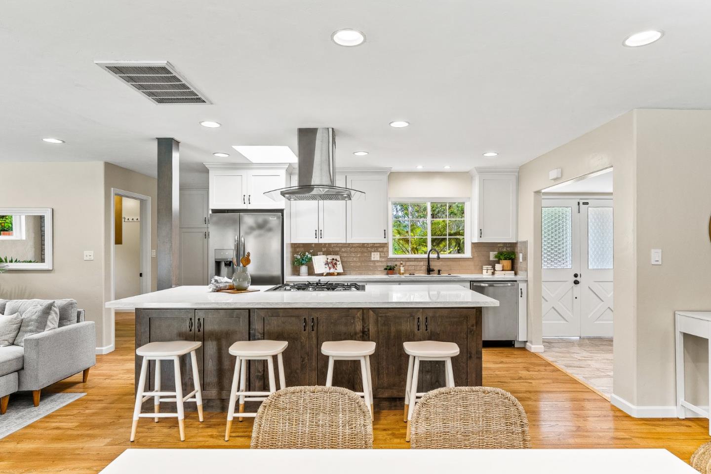 Front Image Thumbnail for ML82014623