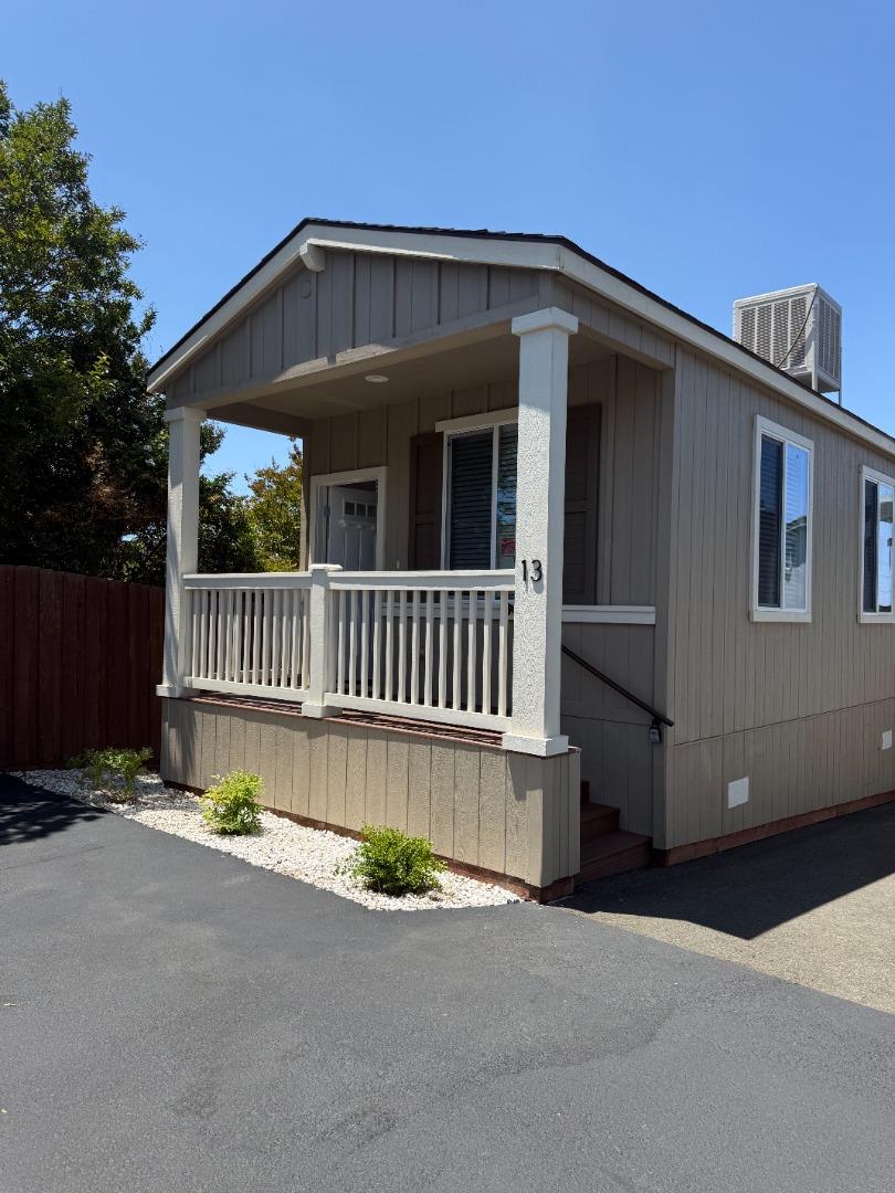 Front Image Thumbnail for ML82014694