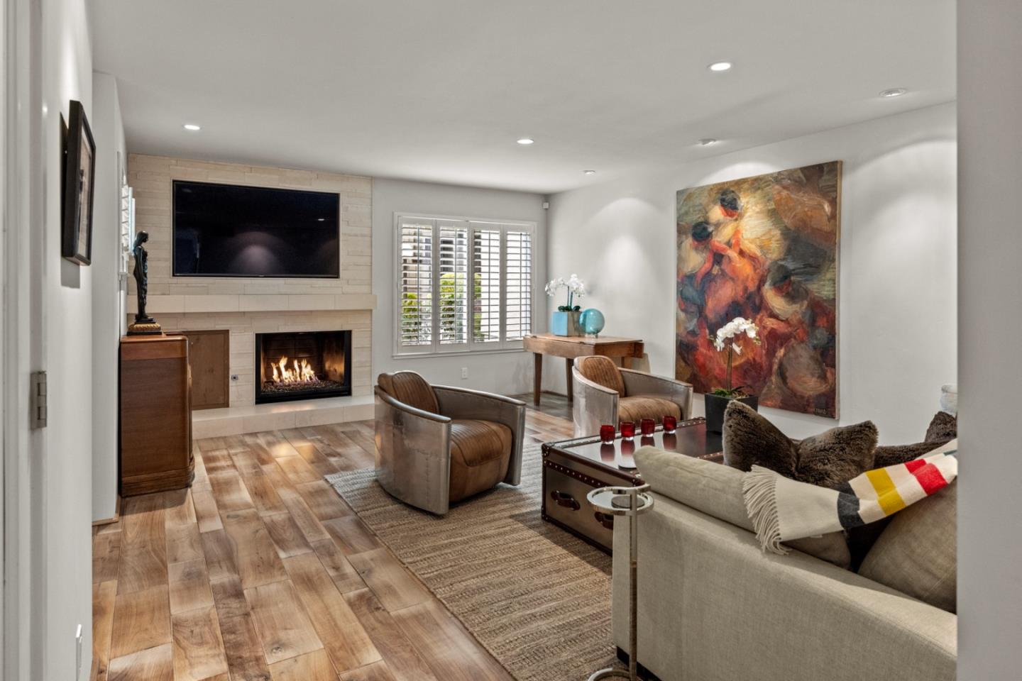 Front Image Thumbnail for ML82014843