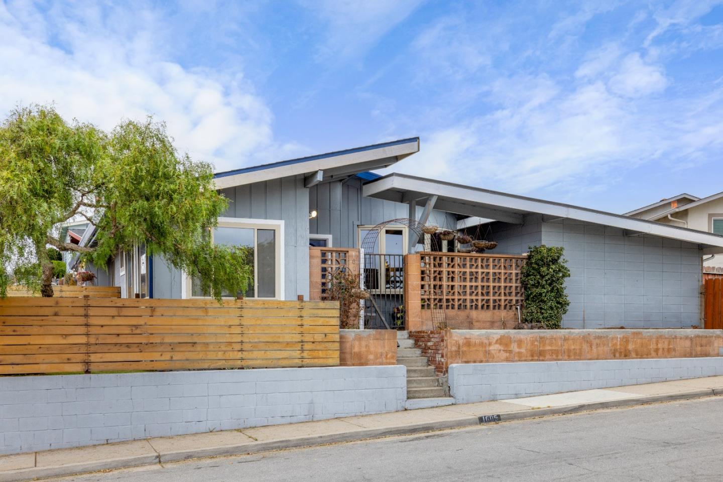 Front Image Thumbnail for ML82015036