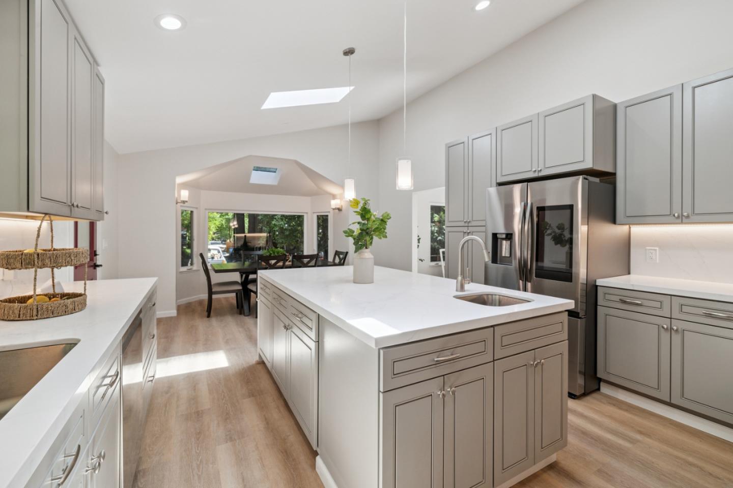 Front Image Thumbnail for ML82015041