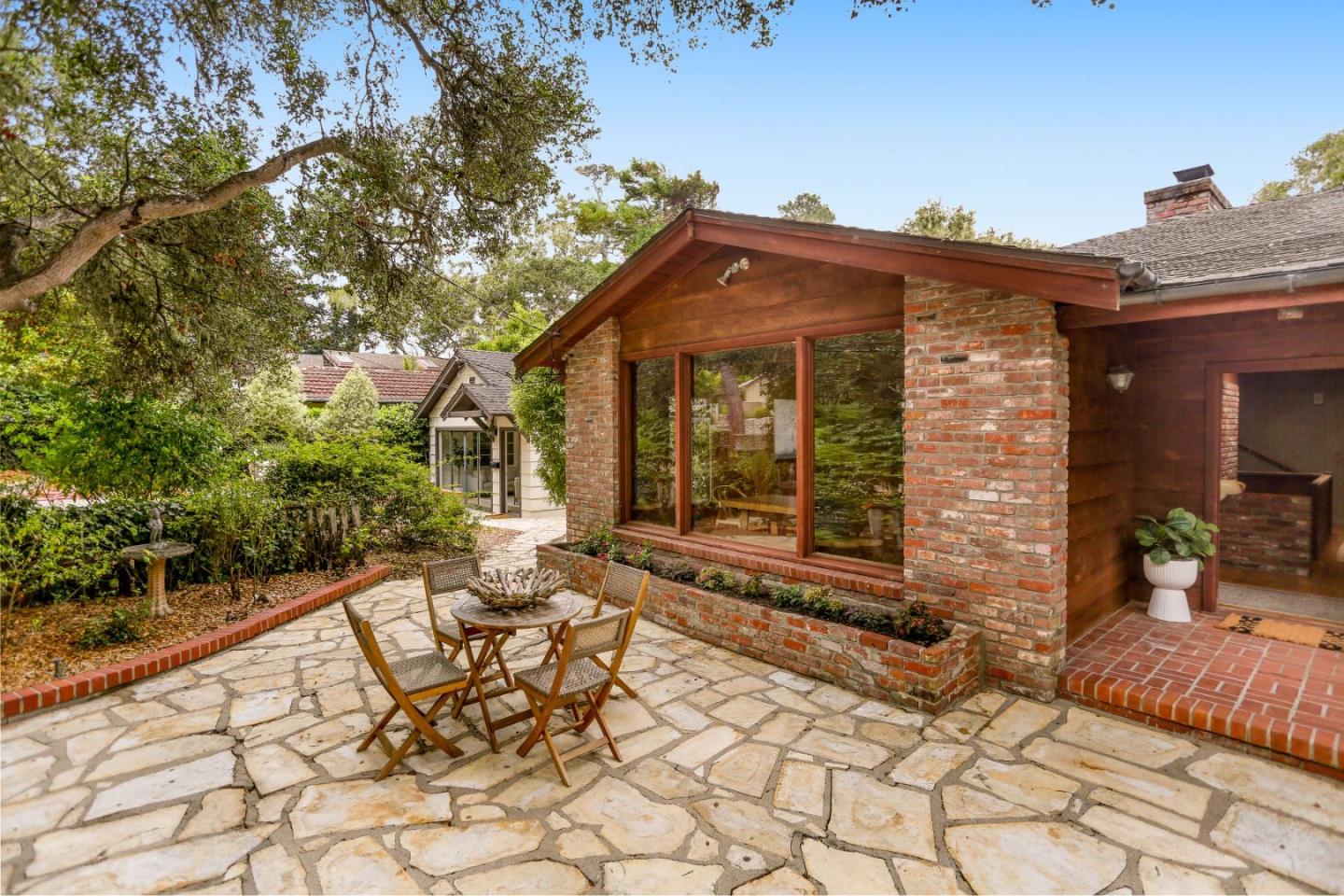 Front Image Thumbnail for ML82015058