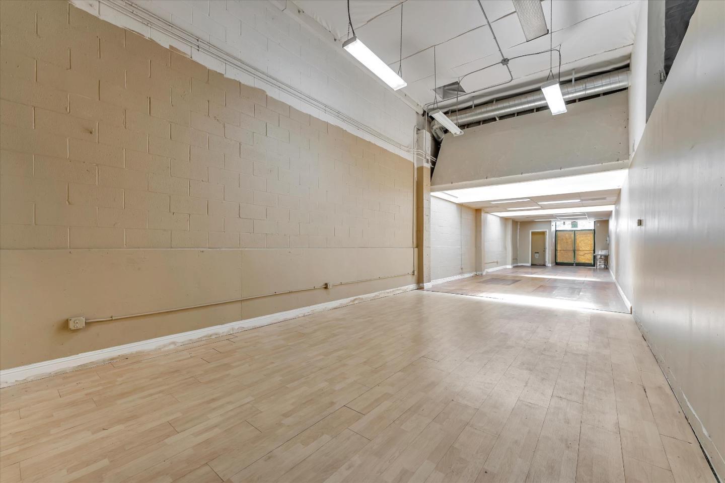 Front Image Thumbnail for ML82015097