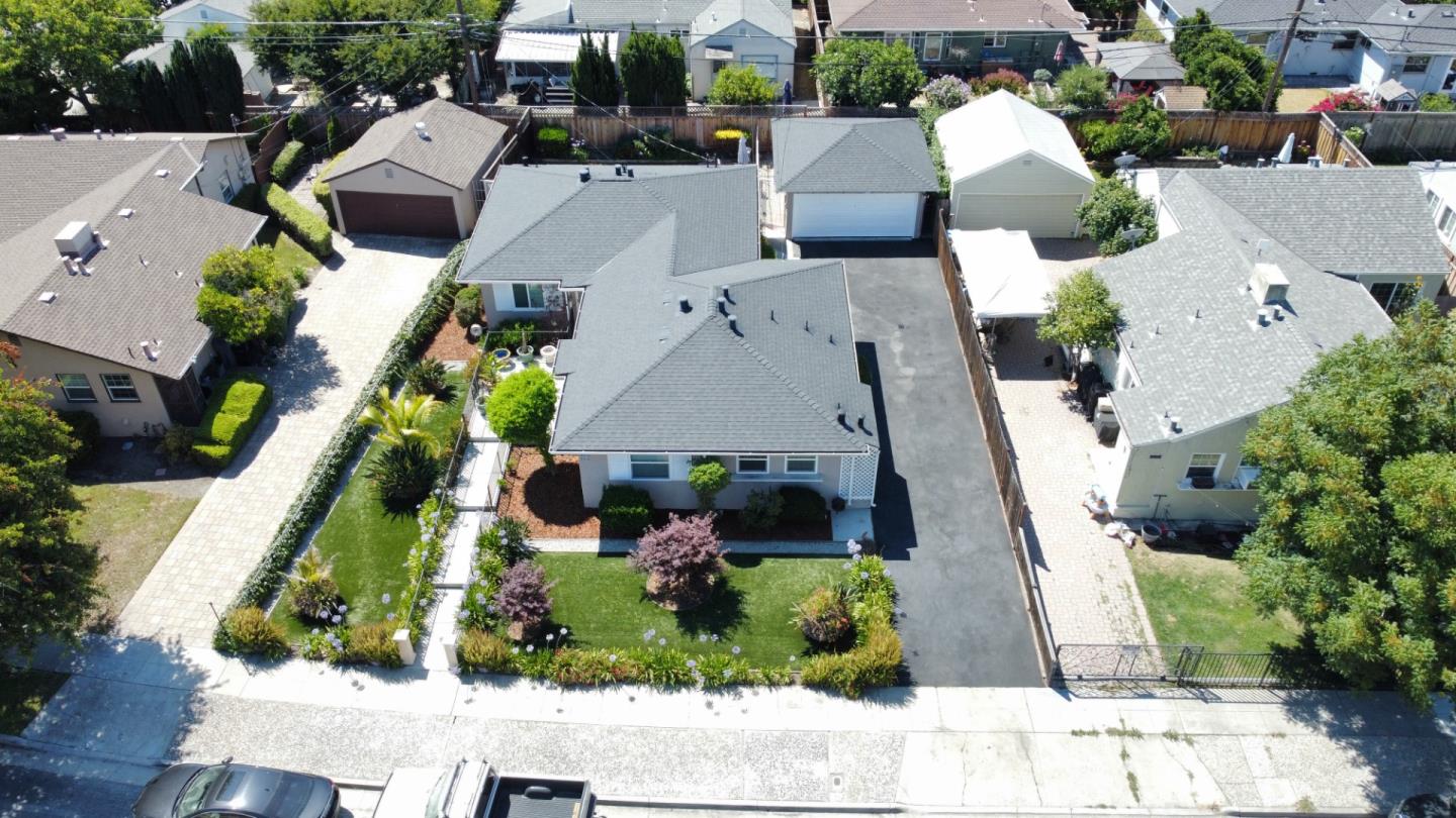 Front Image Thumbnail for ML82015106