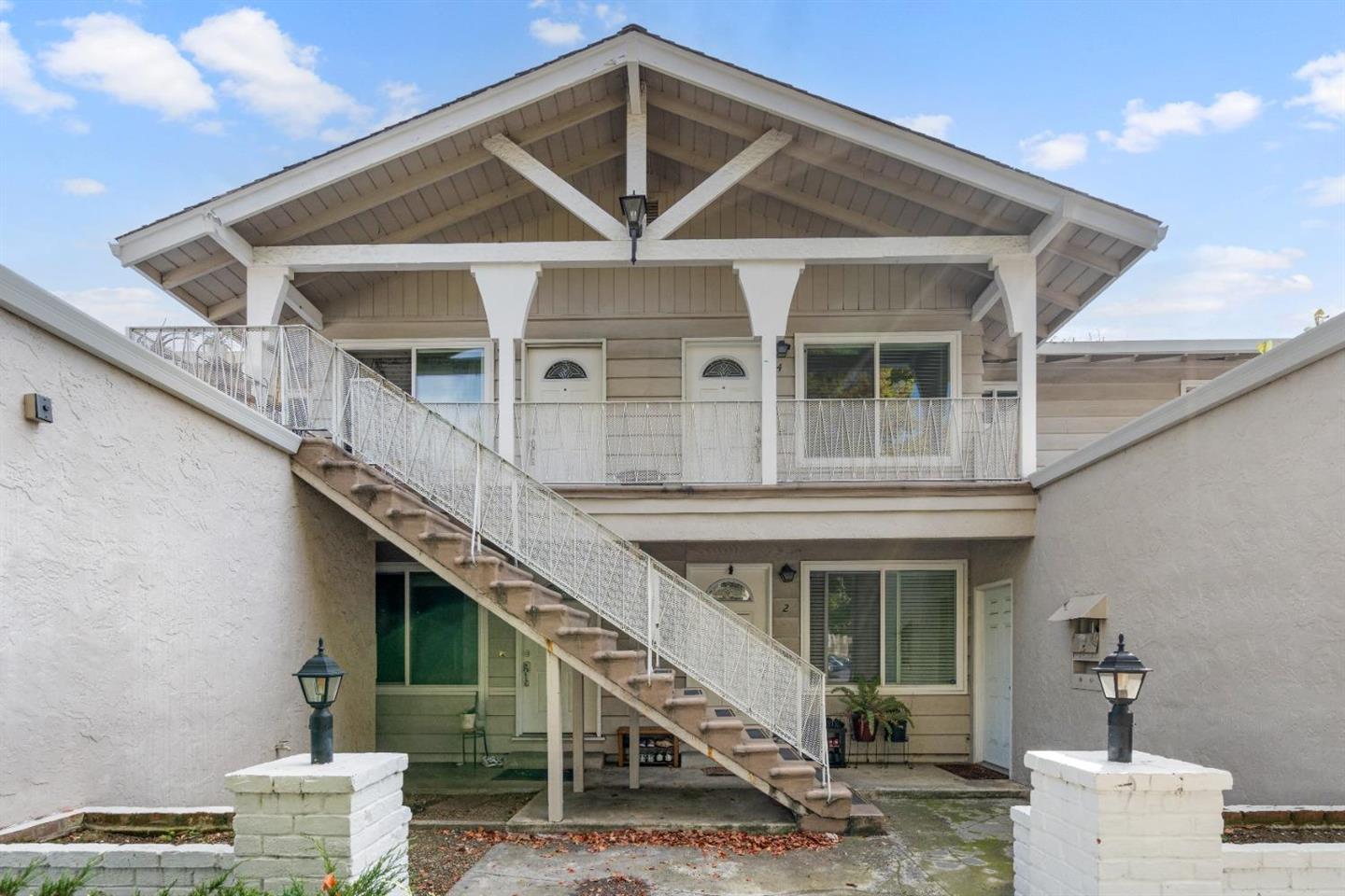 Front Image Thumbnail for ML82015122