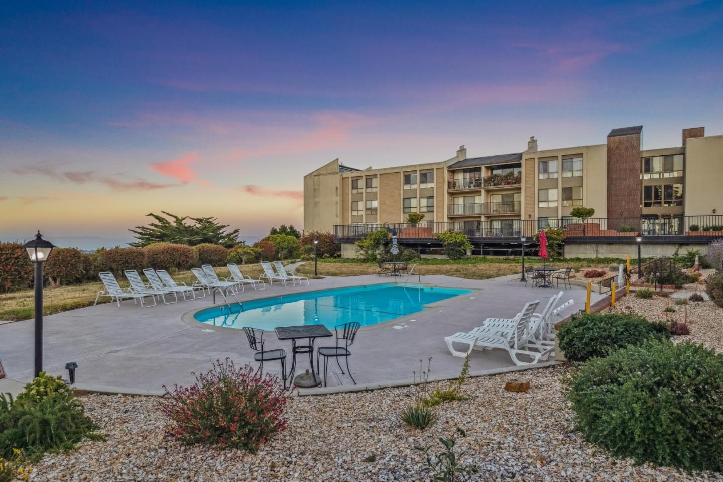 Front Image Thumbnail for ML82015235