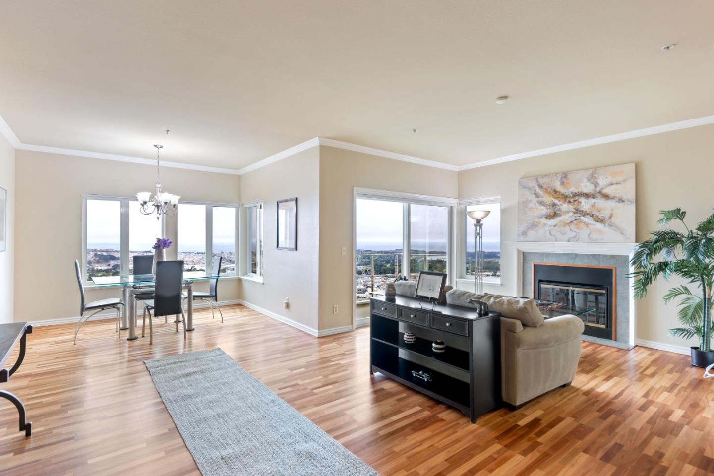 Front Image Thumbnail for ML82015336