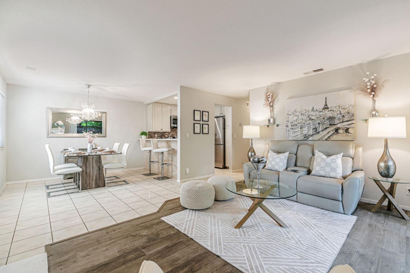 Front Image Thumbnail for ML82015356